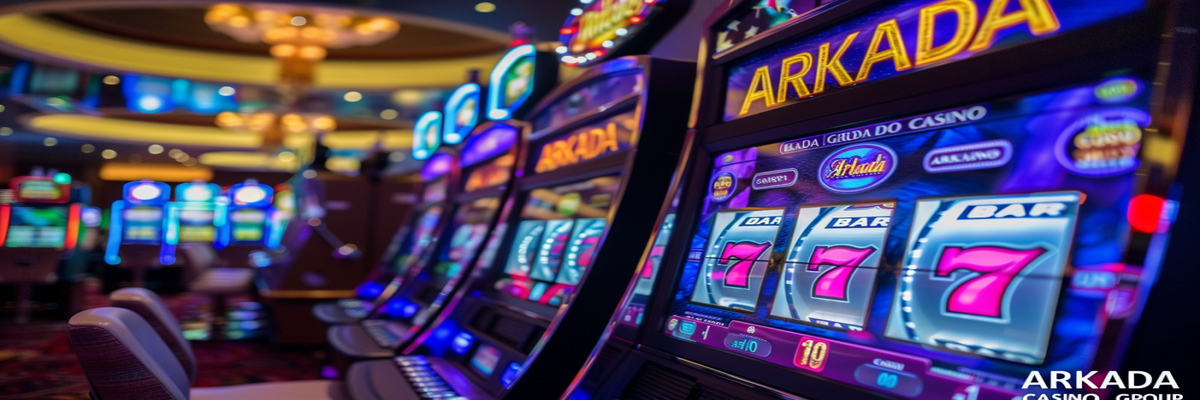 Яркий игровой автомат Arkada Casino с неоновыми огнями и символами с цифрой 7 в казино